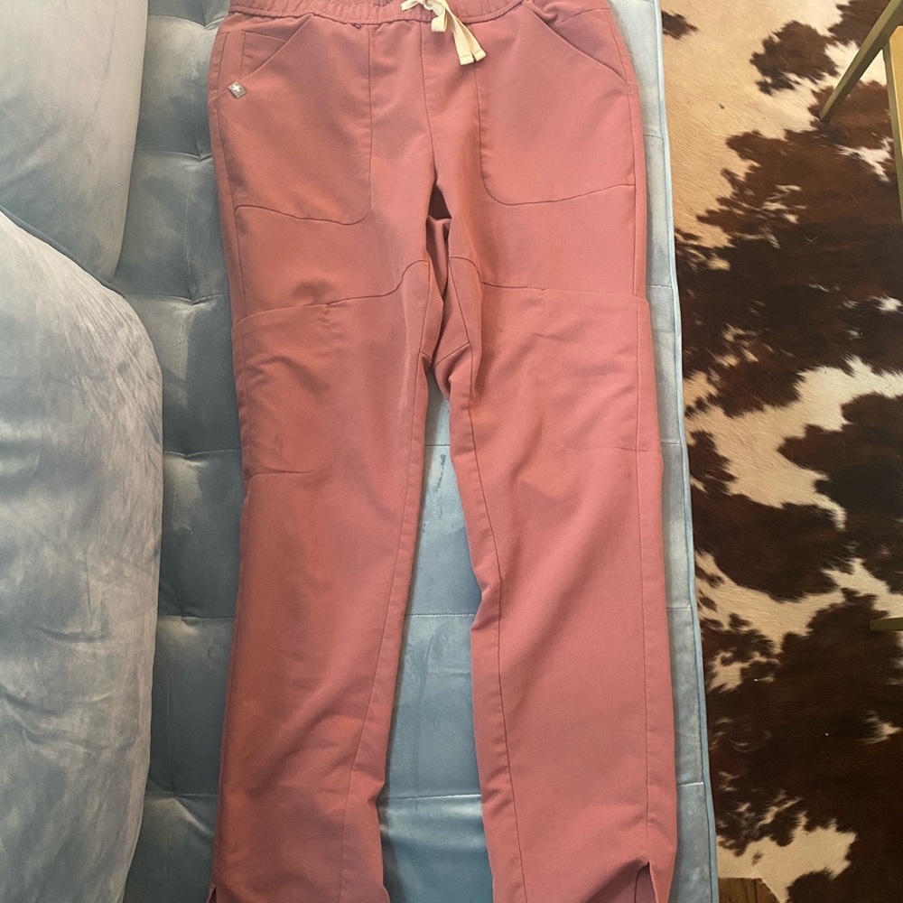 Figs Mauve kochi skinny scrub pants